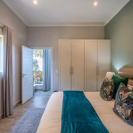 Seashore 2 Bedroom Luxury Unit - Breakwaters Haven Knysna Buitenkant foto