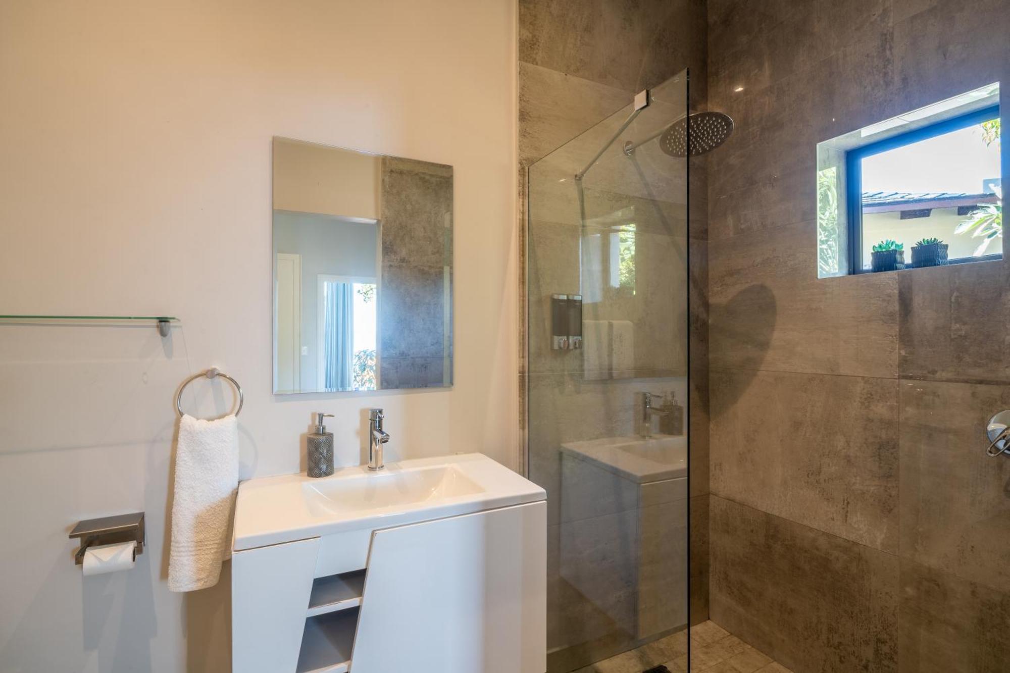 Seashore 2 Bedroom Luxury Unit - Breakwaters Haven Knysna Buitenkant foto